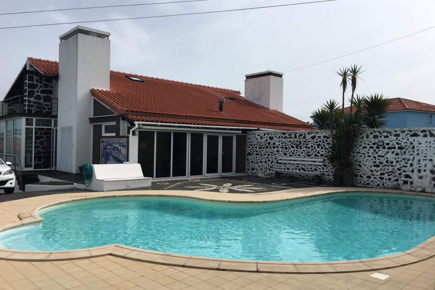 Cottages and villas in Azores from £32 Clickstay