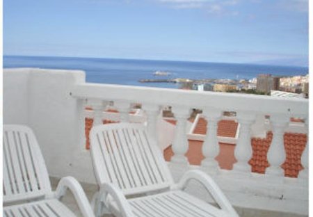 Apartment in Oasis del Sur, Tenerife: Own sun beds on balcony