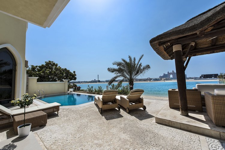 Villa to rent in The Palm Jumeirah, United Arab Emirates with private