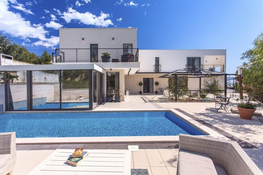 Villa in Croatia, Podstrana