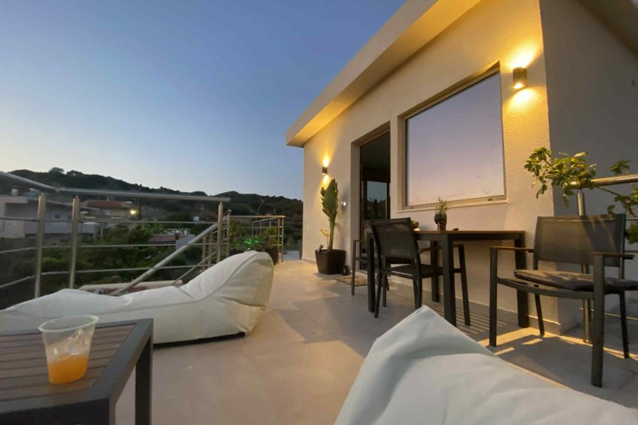 Villa in Greece, Kremasti