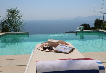 Villa in Greece, Sinies