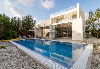 Villa in Cyprus, Coral Bay Centre