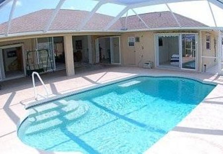 Villa in White Marsh, Florida: South facing, so sun all day!