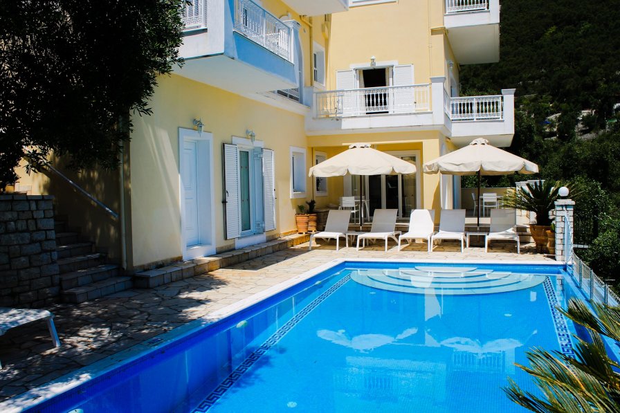 Villa in Greece, Kalami