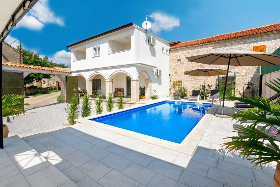 Villa in Croatia, Kringa