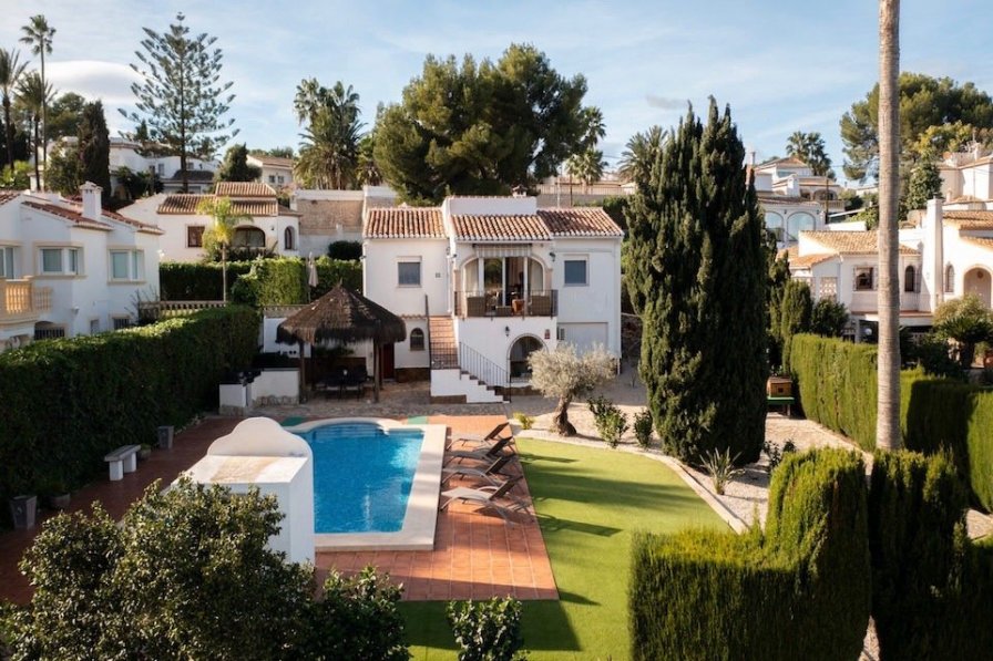 Villa in Spain, Tosalet