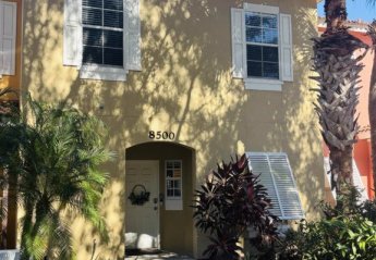 Town House in USA, Tuscan Hills