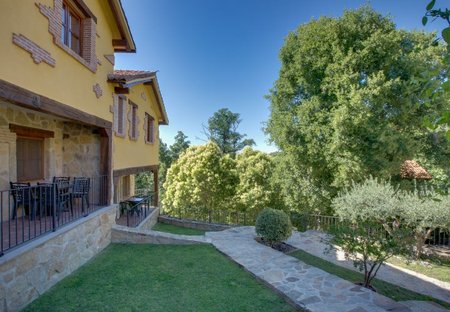 Apartment in Casas del Monte, Spain