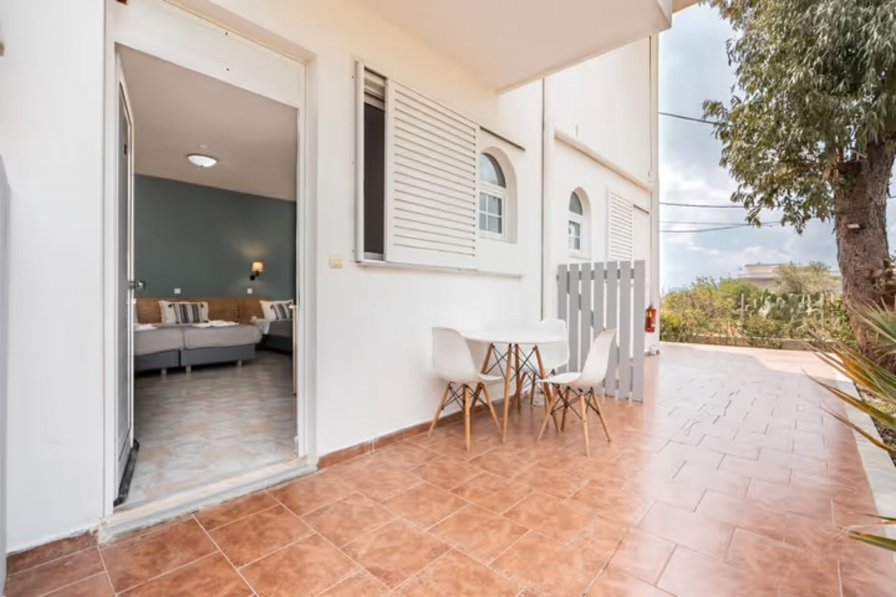 Studio apartment in Greece, Ladiko