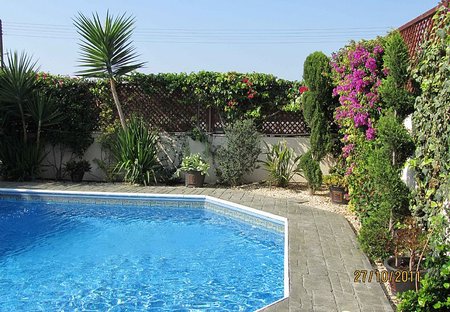 Villa in Universal Gardens, Cyprus: pool in the afternoon