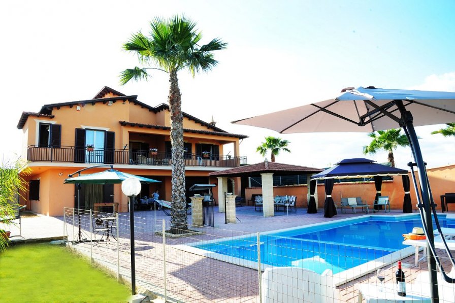 Villa in Italy, Favara