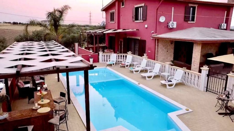 Villa in Italy, Favara