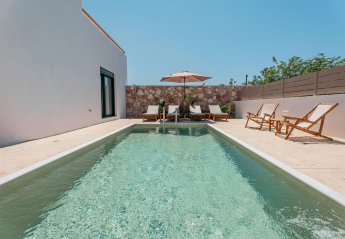 Villa in Greece, Theologos