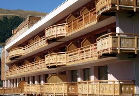 Studio Apartment in Les Deux Alpes, France: Residence Janremon block