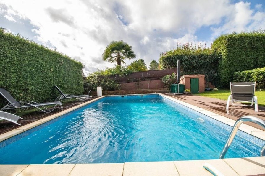 Chalet in Spain, Ames