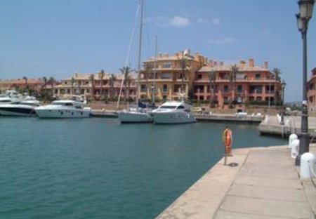 Apartment in Puerto Sotogrande, Spain: View of apartment block
