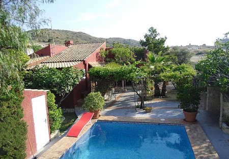 Villa in El Campello, Spain: Villa and pool