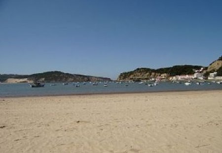 Apartment in Săo Martinho do Porto, Portugal: bay