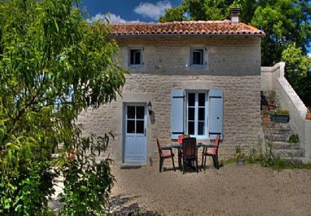 Cottage in Essouvert, France: Sunflower Cottage