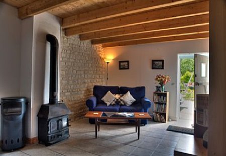 Gite in Essouvert, France: Grapevine Lounge