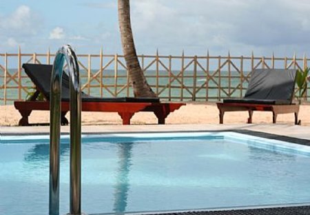 House in Hikkaduwa, Sri Lanka: infinity pool