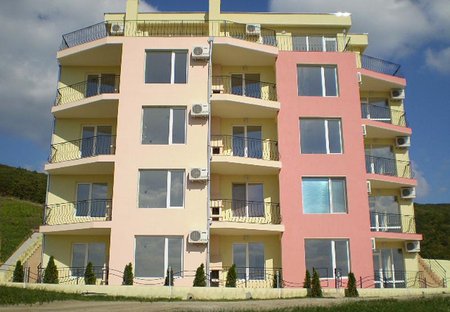 Apartment in Mestnost Incharaki, Bulgaria: Moonlight Views