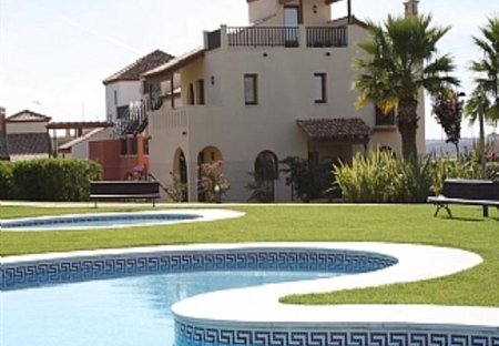 Villa in Ayamonte, Spain: House and pool area