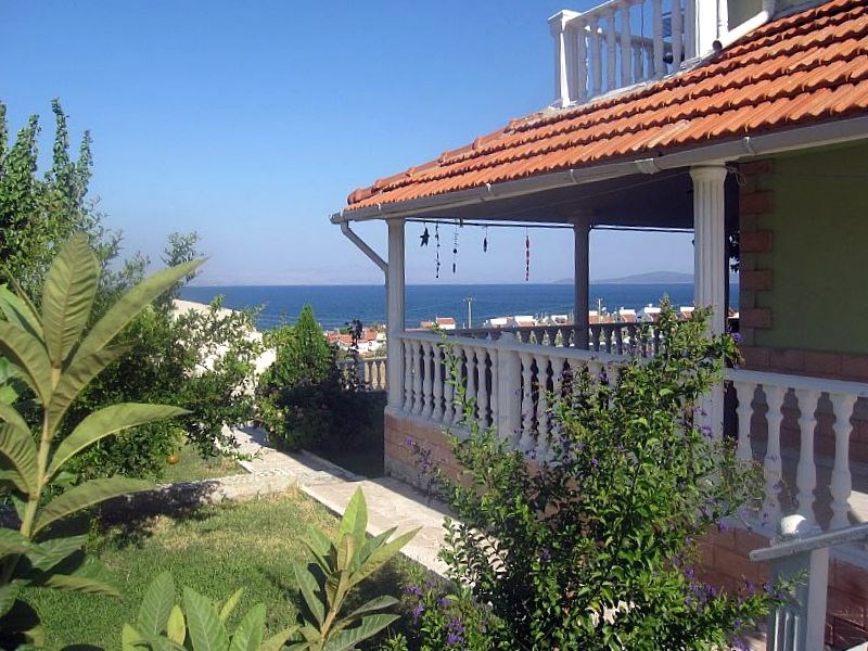 Beach house in Cesme, Turkey with 3 bedrooms 79797