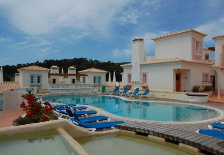 Villa in Budens, Algarve: pool behind villa