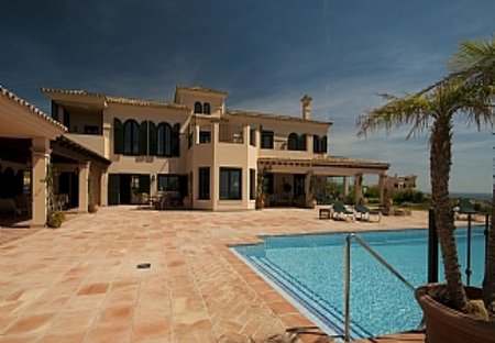 Villa in Sotogrande, Spain: Exterior