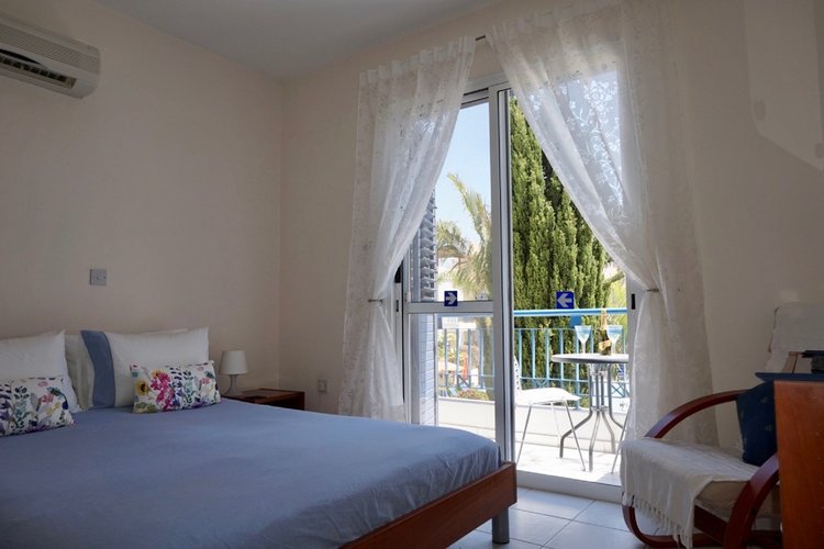 Town house to rent in Universal, Cyprus with shared pool 8308