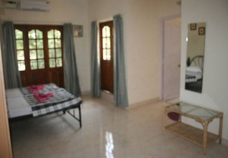 Apartment in Baga, India: Living room overview
