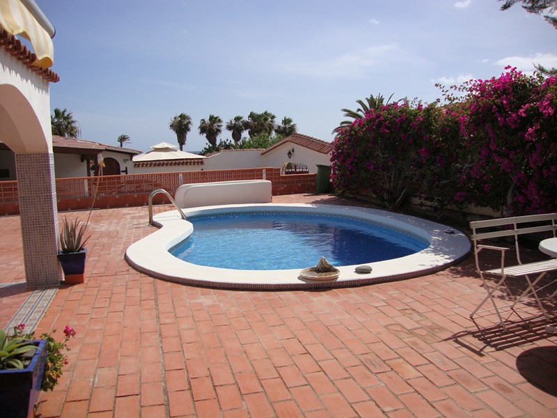 VILLA AMARILLA MENORCA villa amarilla menorca: