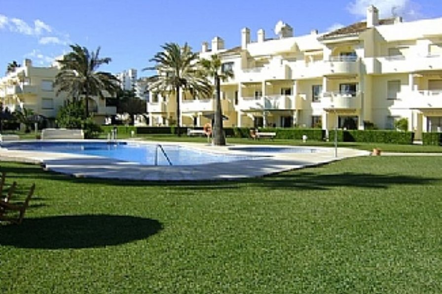 Apartment to rent in La Cala De Mijas, Spain with shared pool 84220
