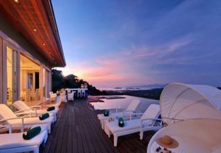 Villa in Choeng Mon, Koh Samui: Pool area at sunset