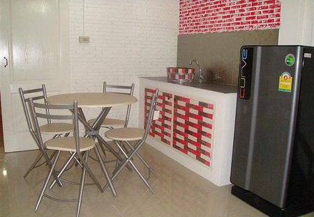 Studio Apartment in Prachuabkhirikhan, Thailand: Kitchen and Dinning area
