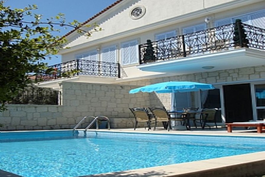 Villa to rent in Çeşme, Turkey with private pool 84762