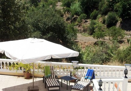 Villa in Válor, Spain: Sunbathing at Casa Tog