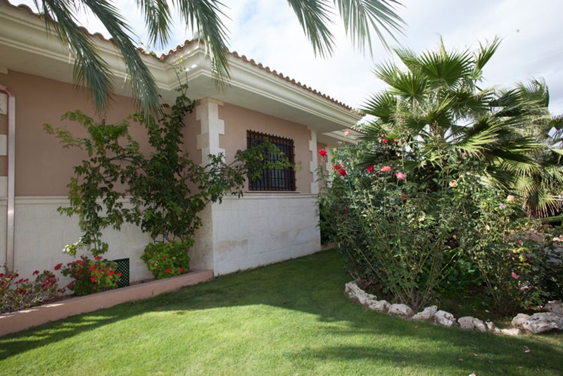 Villa to rent in Valencia City, Spain with private pool 89036