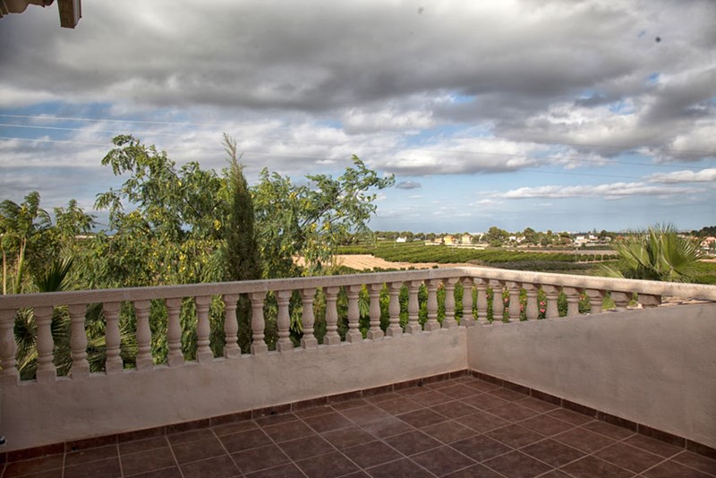 Villa to rent in Valencia City, Spain with private pool 89036