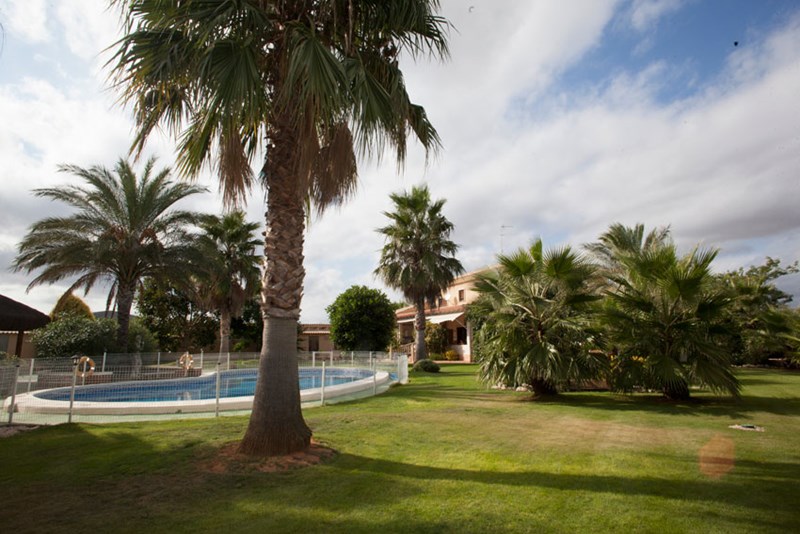 Villa to rent in Valencia City, Spain with private pool 89036
