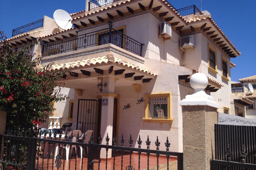 House to rent in La Zenia, Spain with pool 90999