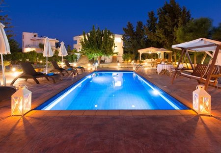 Villa in Rhodes Town, Rhodes: pool and villa at night